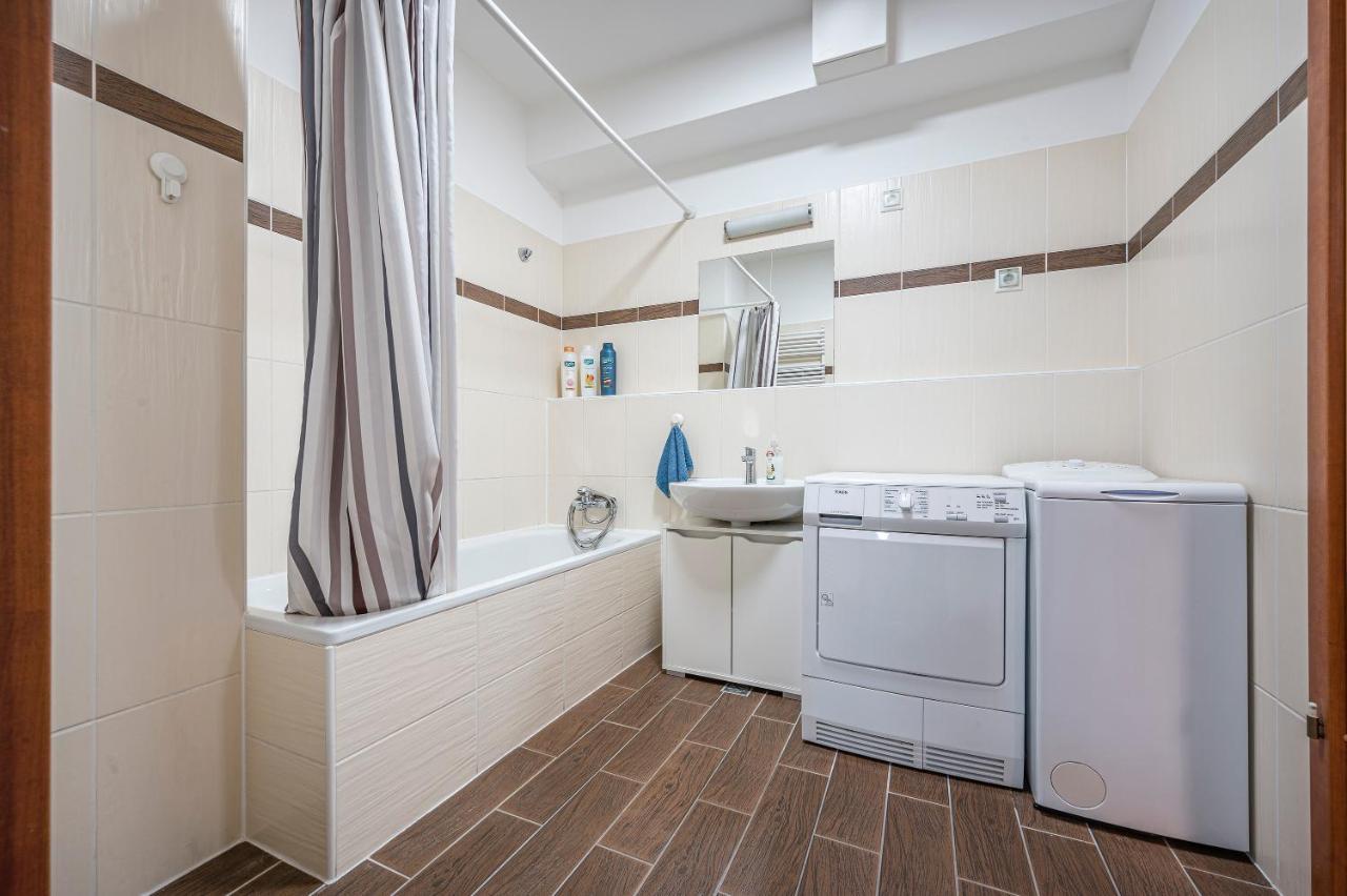 Modern Apartment With Garage Budapeşte Dış mekan fotoğraf